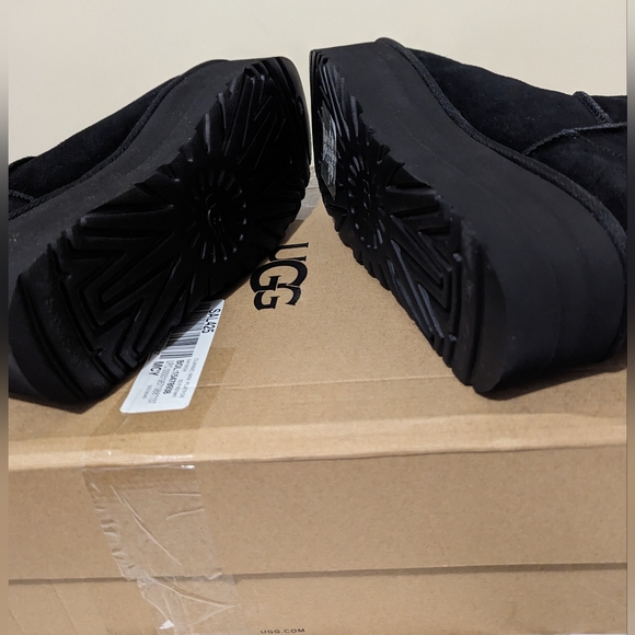 UGG Classic Mini Platform Booties Black Size 9 NEW NWB - Picture 5 of 5